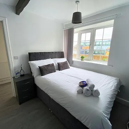 Thornton Road -room 1