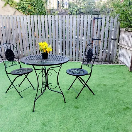 Thornton Road -room 1