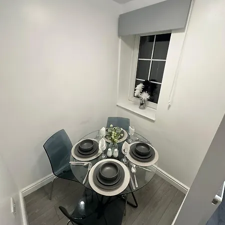 Thornton Road -room 1 Séjour chez l'habitant