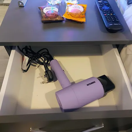 Thornton Road -room 1 Séjour chez l'habitant