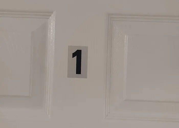 Rum i privatbostad Thornton Road -room 1 *