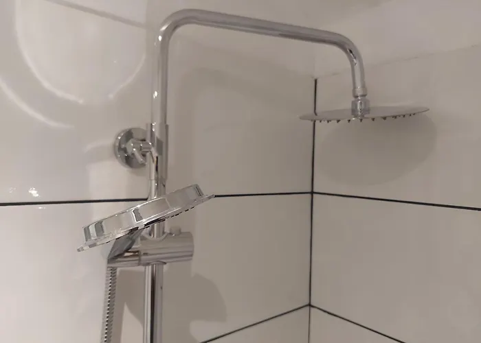 Thornton Road -room 1